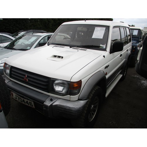 24 - A 1994 Mitsubishi Shogun LWB 2.8 TDi SUV J70446 (diesel/manual), odometer reading 162,920 miles