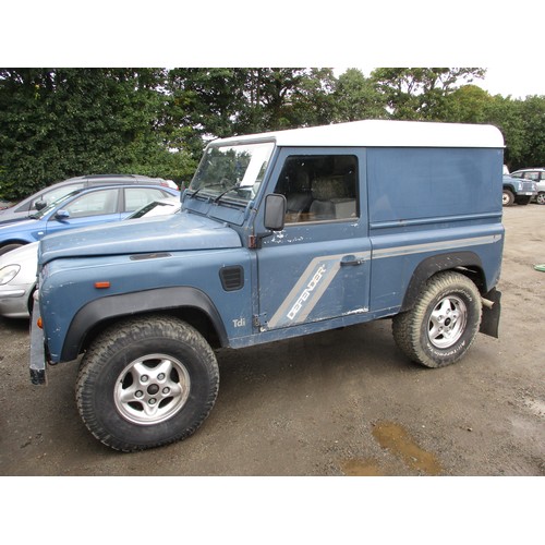 25 - A 1992 Land Rover Defender 90 2.5 TDi hard top J45303, odometer reading 62,913 miles - various spare... 