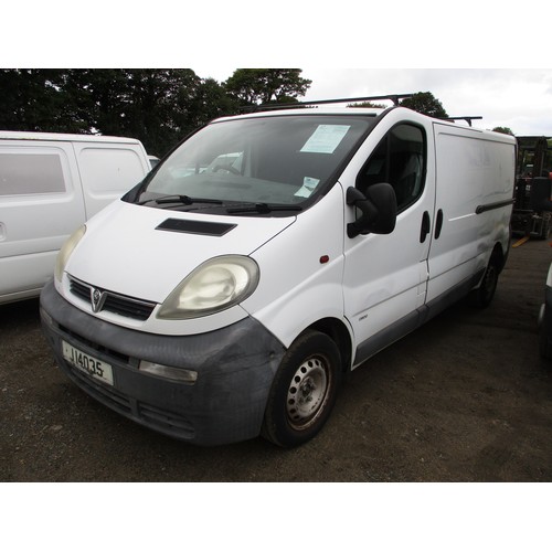 28 - A 2002 Vauxhall Vivaro 1.9 TDi panel van J14035 (diesel/manual), odometer reading 81,883 miles