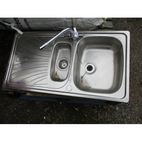 92 - A stainless steel 1 1/2 bowl sink with drainer and mixer tap