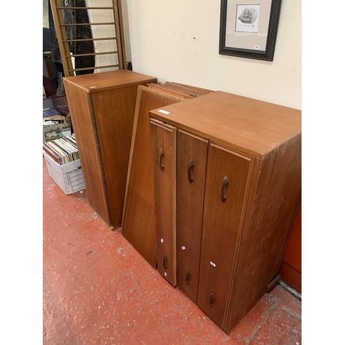 435 - A mid century Ladderax wall and cabinet unit