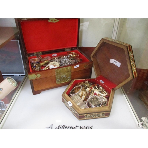 140 - A quantity of costume and silver jewellery