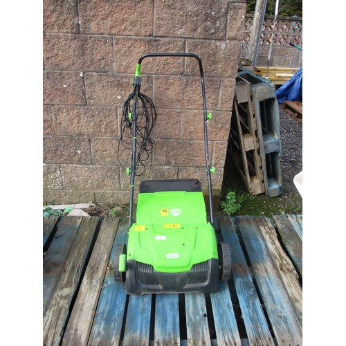 36 - A Handy electric lawn scarifier