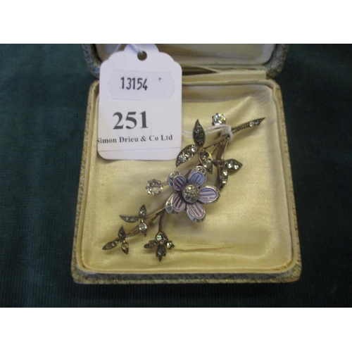 251 - A large Victorian silver brooch