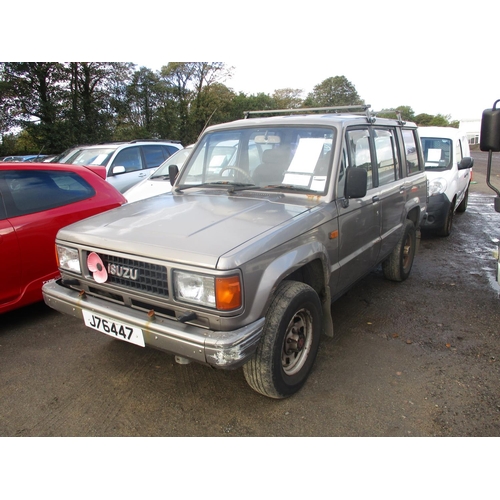 19 - A 1991 Isuzu Trooper Duty 2.5 (petrol/manual) J76447, odometer reading 91,393 miles