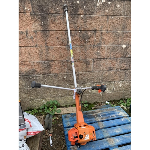 52 - An Echo SRM-420ES petrol pole strimmer