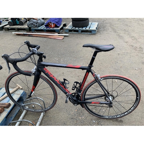 95 - A gentleman's Cannondale Super 6 carbon fibre racing bicycle (21