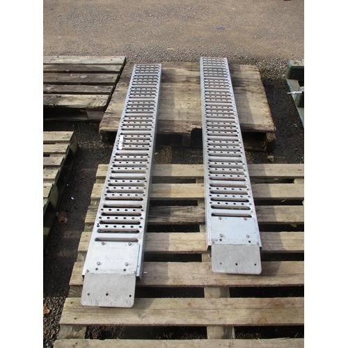 46 - A pair of galvanised loading ramps