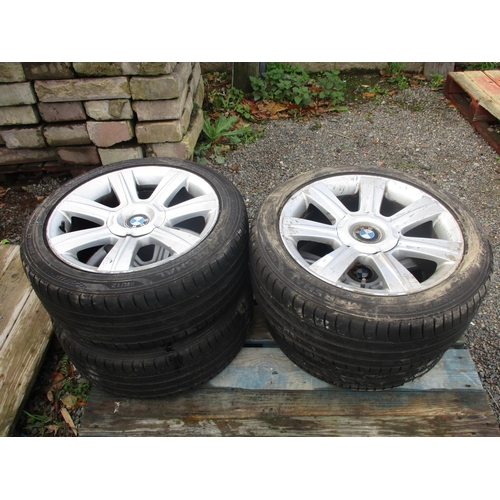 61 - A set of four BMW alloy wheels and tyres 225/45 ZR17 94Y