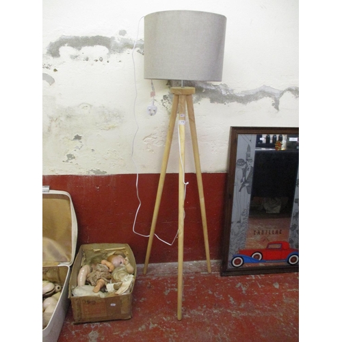 370 - A contemporary tripod lamp standard