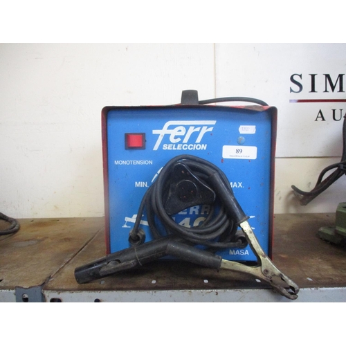 89 - A Ferr 140 amp arc welder