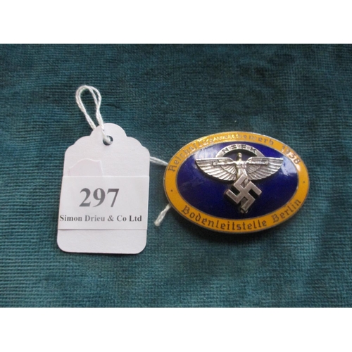 297 - A German World War II SNFK badge - maker marked