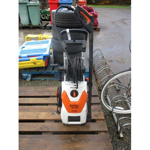 60 - A Stihl RE129 Plus pressure washer