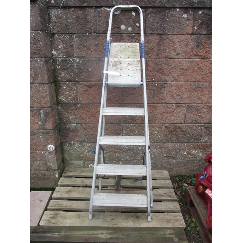 29 - An Abru aluminium five tread step ladder