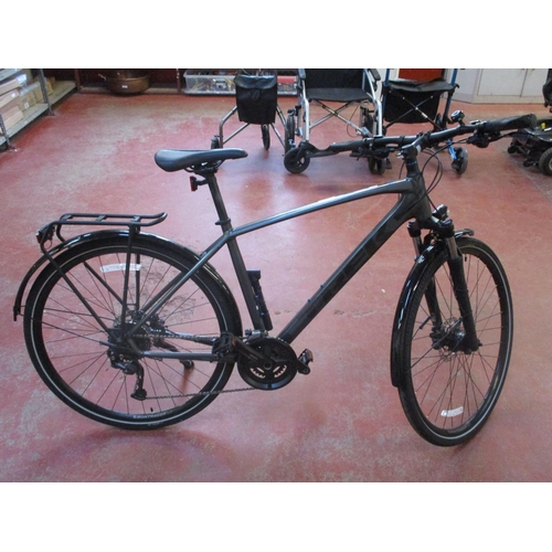 65 - A gentleman's Trek dual sport half suspension bicycle (19