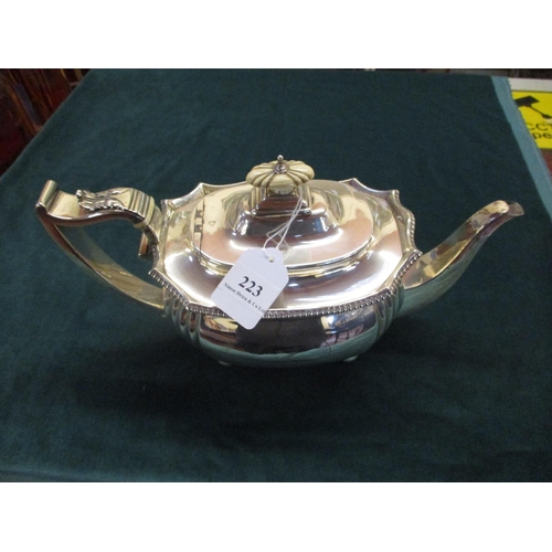 223 - A silver teapot (London)