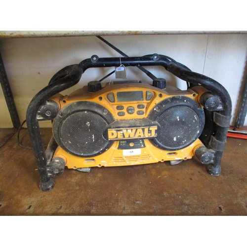 68 - A DeWalt DC011 110/18 volt site music system