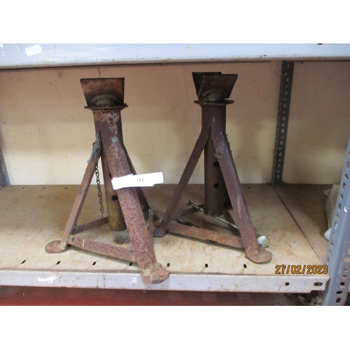 115 - A pair of axle stands