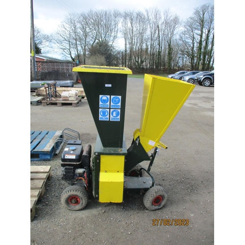 57 - An SCH waste whacker combi motorised garden shredder