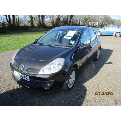 4 - A 2009 Renault Clio Expression 1.2T five door hatchback J113042 (petrol/manual), odometer reading 64... 