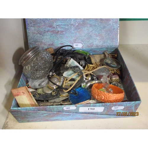 190 - An accumulation of costume jewellery, wrist watches and miscellanea