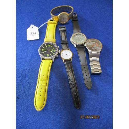 314 - Five assorted wrist watches