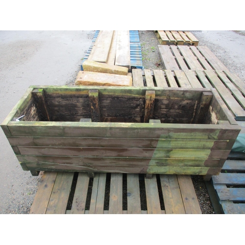 109 - A rectangular wooden planter