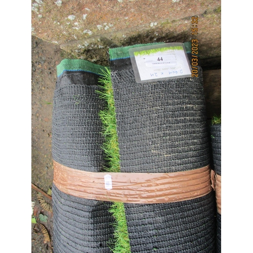44 - A roll of Natural Lawn 38mm artificial grass (2.6 x 2m)