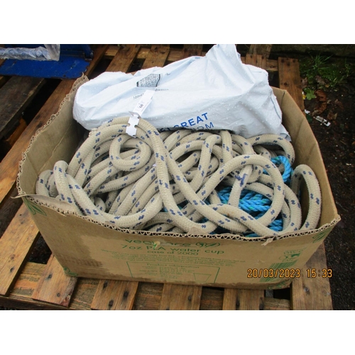 60 - Assorted ropes and floats