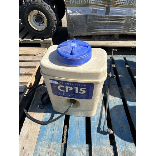 117 - A CP15 classic knapsack sprayer
