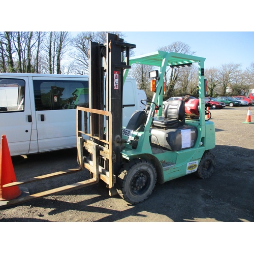 19 - A 1998 Mitsubishi FG25 LPG counterbalance forklift truck J125968, odometer reading 4,345 hours