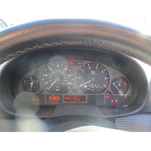 8 - A 2005 BMW 318i SE Touring estate J102532 (petrol/manual), odometer reading 92,692 miles