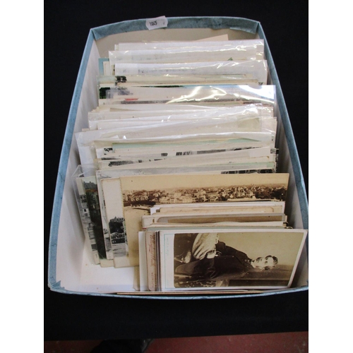 348 - A collection of vintage post and picture cards