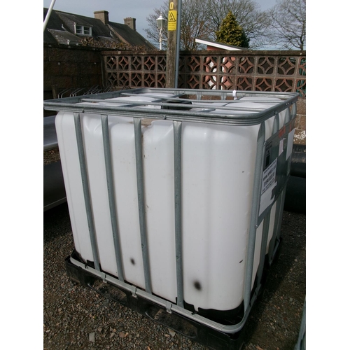 26 - A 1000 litre capacity IBC