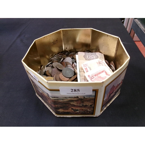 285 - An assortment of vintage coinage and bank notes