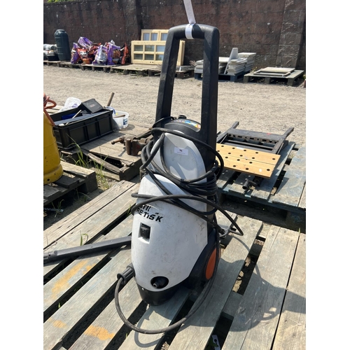 96 - A Stihl RE115K pressure washer