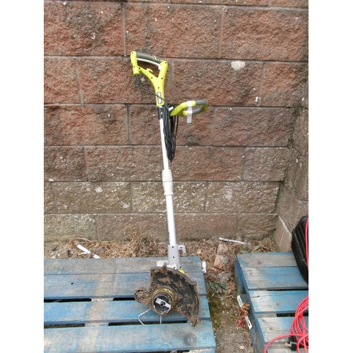 32 - A Ryobi electric strimmer