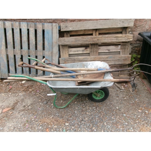 43 - A traditional vintage Jersey vraic fork together with other hand tools