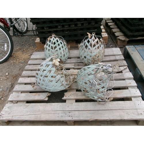 92 - Four metallic hanging baskets of triangulated and woven form