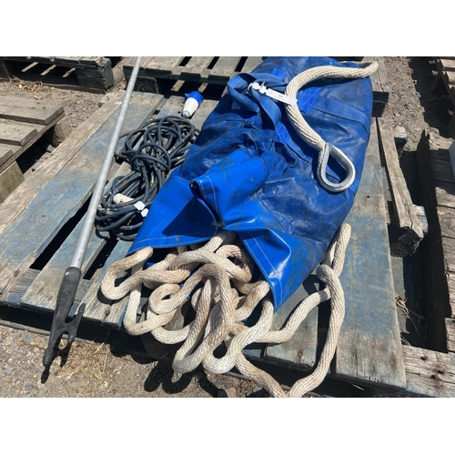 64 - A length of heavy duty mooring rope, a boat hook and an extension lead