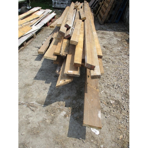 30 - A large quantity of reclaimed serviceable timber