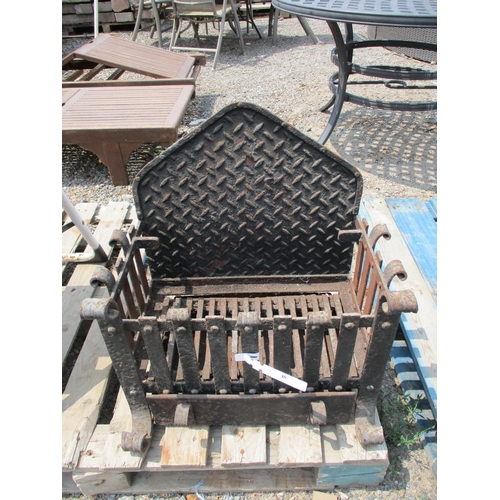 40 - A wrought iron fire grate