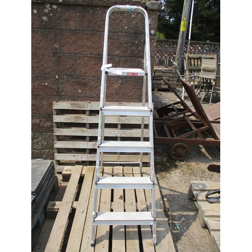 43 - An aluminium five tread step ladder