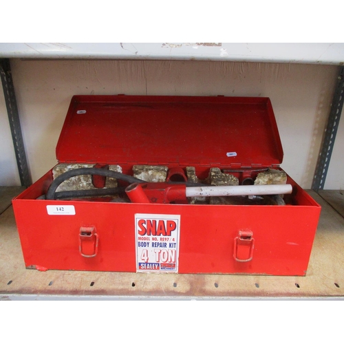 142 - A Sealey Snap hydraulic body repair kit