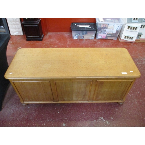 232 - A 1930s oak blanket box