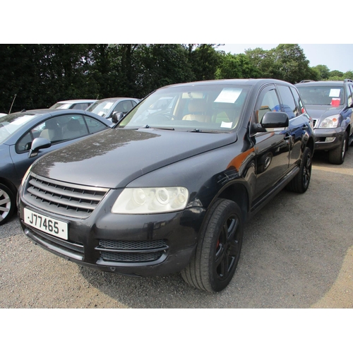 11 - A 2004 Volkswagen Touareg 3.2 Sport SUV J77465 (petrol/automatic), odometer reading 80,514 miles