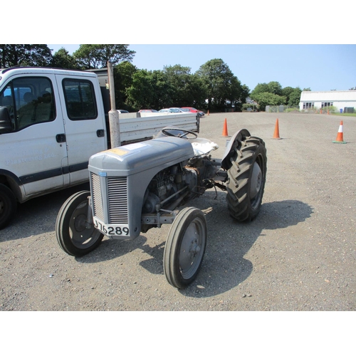 19 - A 1953 Ferguson TEF 26hp diesel tractor J76289 - Executor's sale