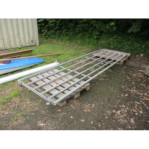 32 - A galvanised field gate (12' wide)