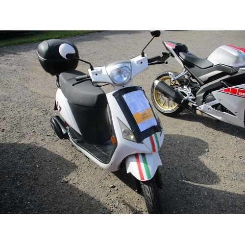 2 - A 2018 Sinnis 50cc scooter J142853, odometer reading 2,584 miles - one owner (plus main agent)