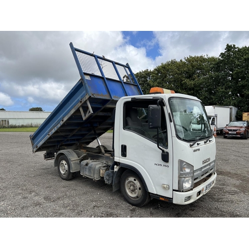 20 - A 2010 Isuzu Grafter N35.150 3.0 TDi tipper J87092 (diesel/manual), odometer reading 121,224 miles